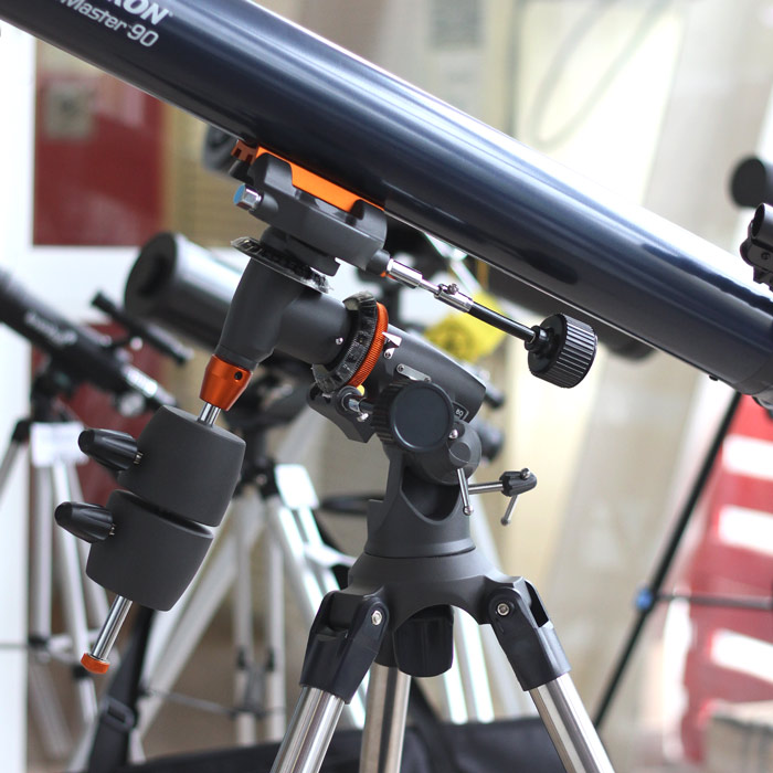 Телескоп Celestron AstroMaster 90 EQ | Обзор
