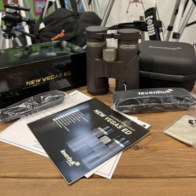 Бинокль Levenhuk New Vegas ED 8x42