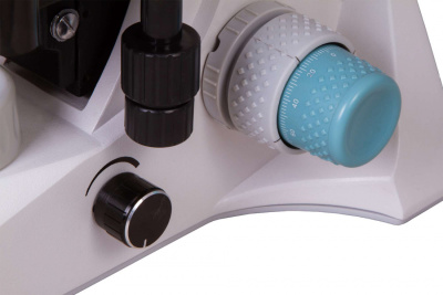 Микроскоп Levenhuk 900T, тринокулярный