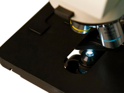 Микроскоп Levenhuk 1700T