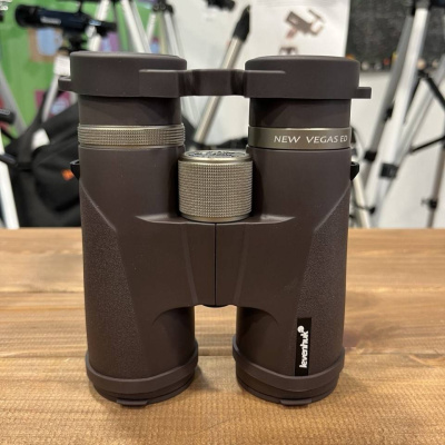 Бинокль Levenhuk New Vegas ED 8x42